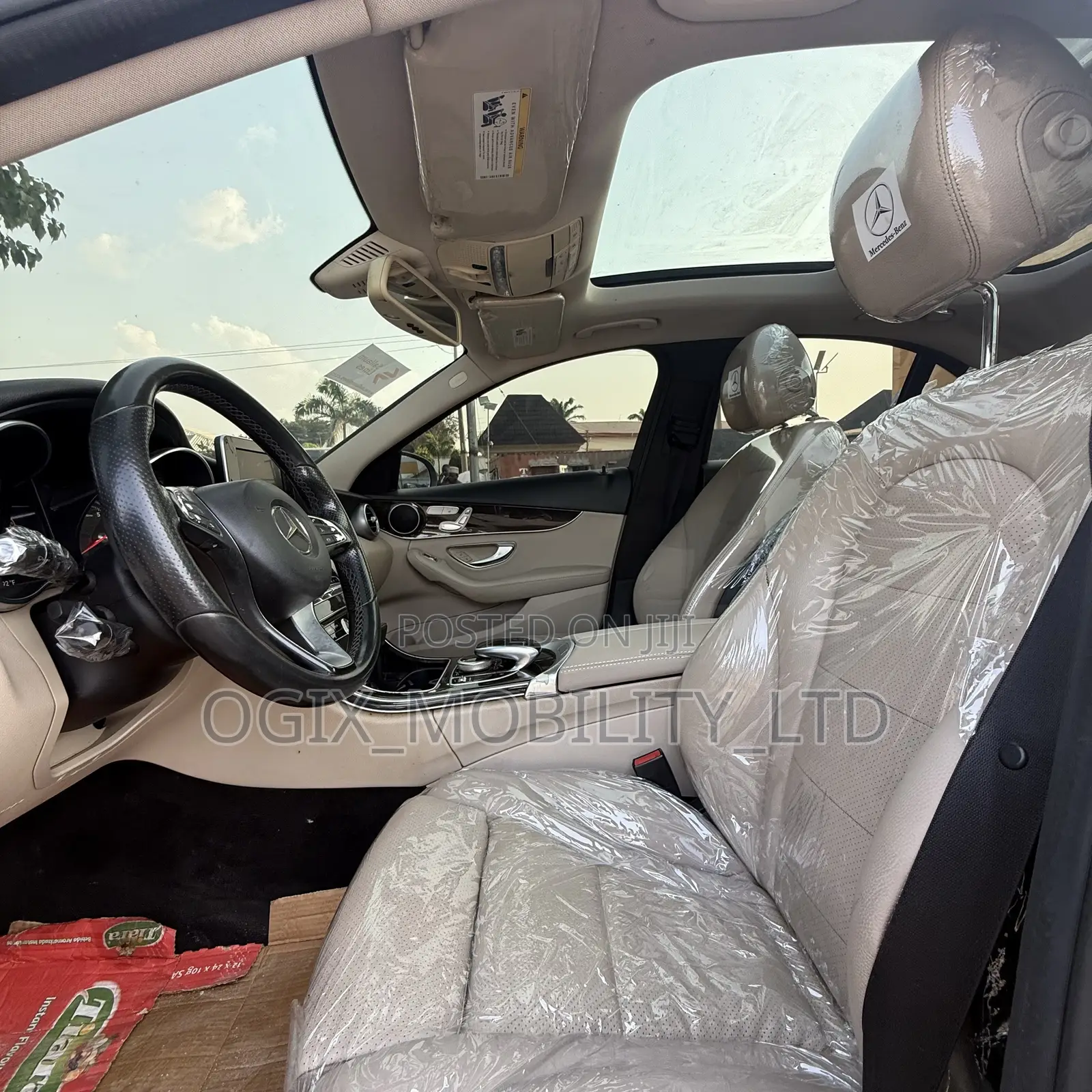 Mercedes-Benz C300 2016 Black