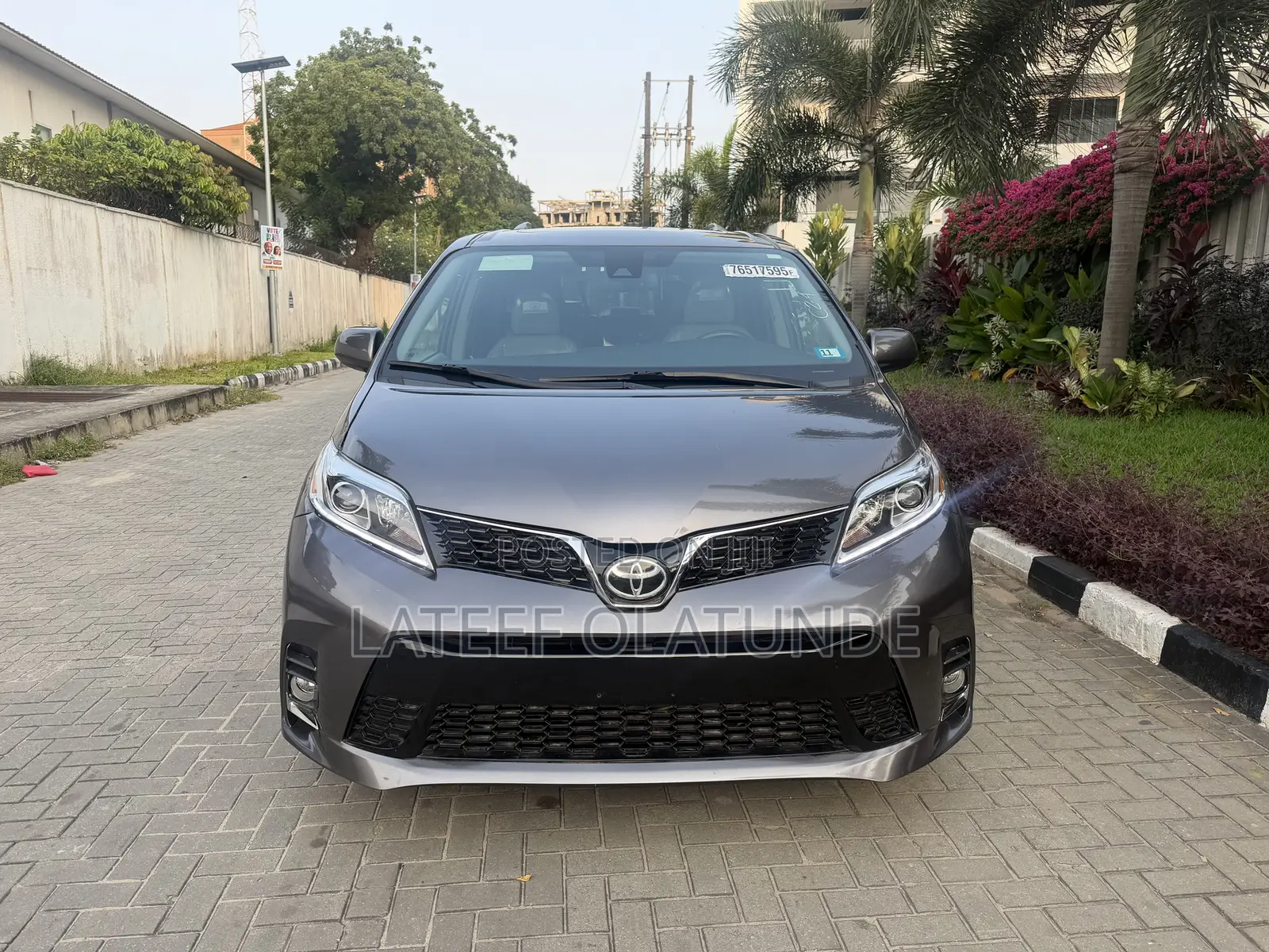 Toyota Sienna XLE AWD 2019 Gray