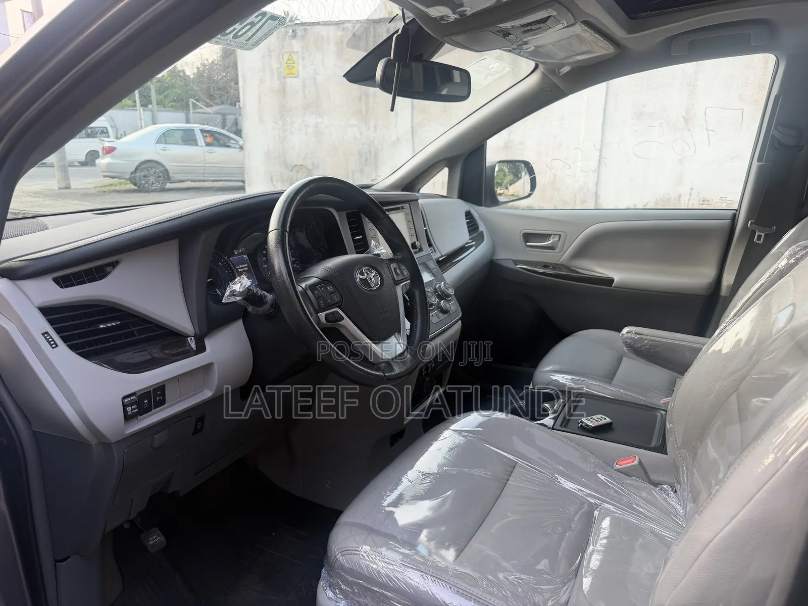 Toyota Sienna XLE AWD 2019 Gray