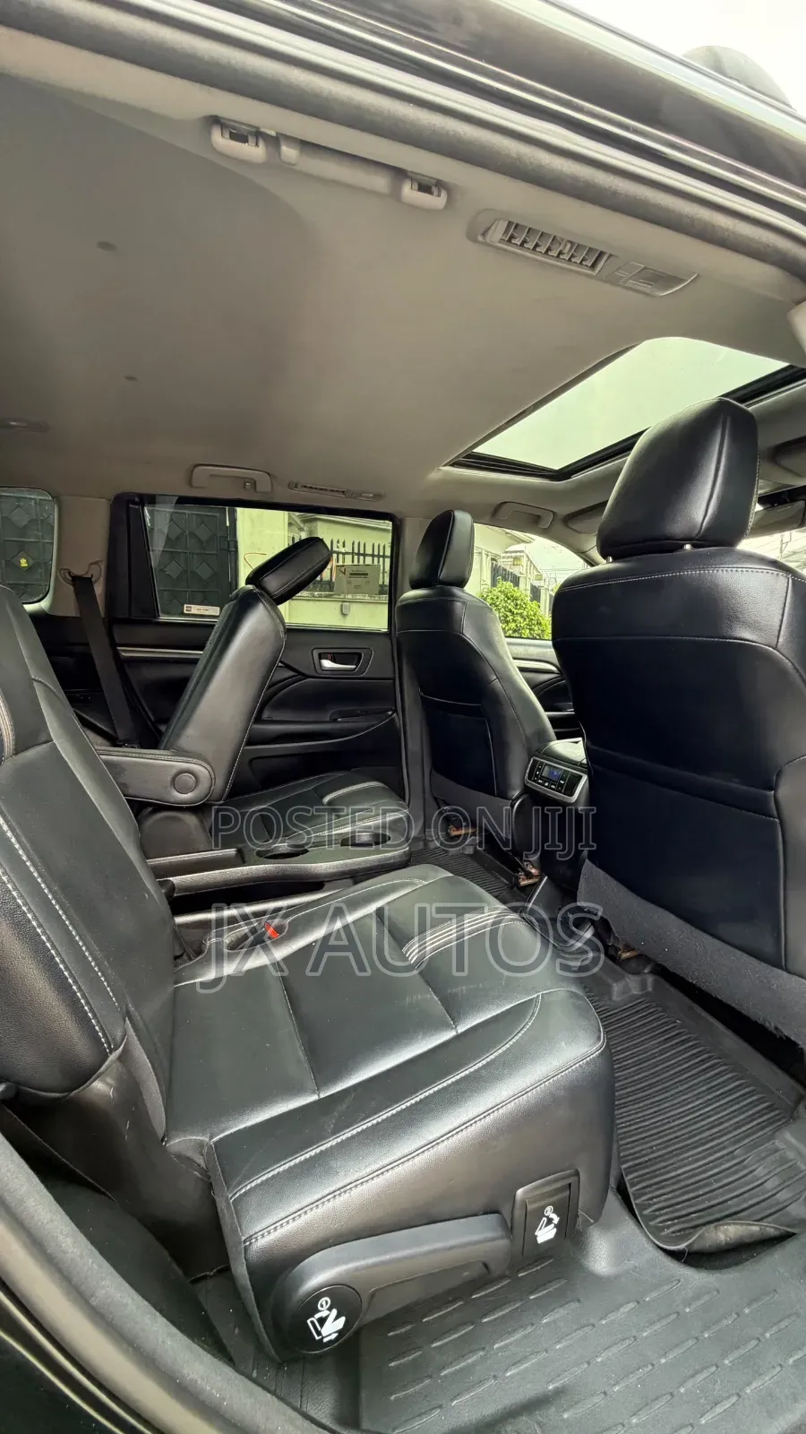 Toyota Highlander SE 4x4 V6 (3.5L 6cyl 8A) 2017 Black