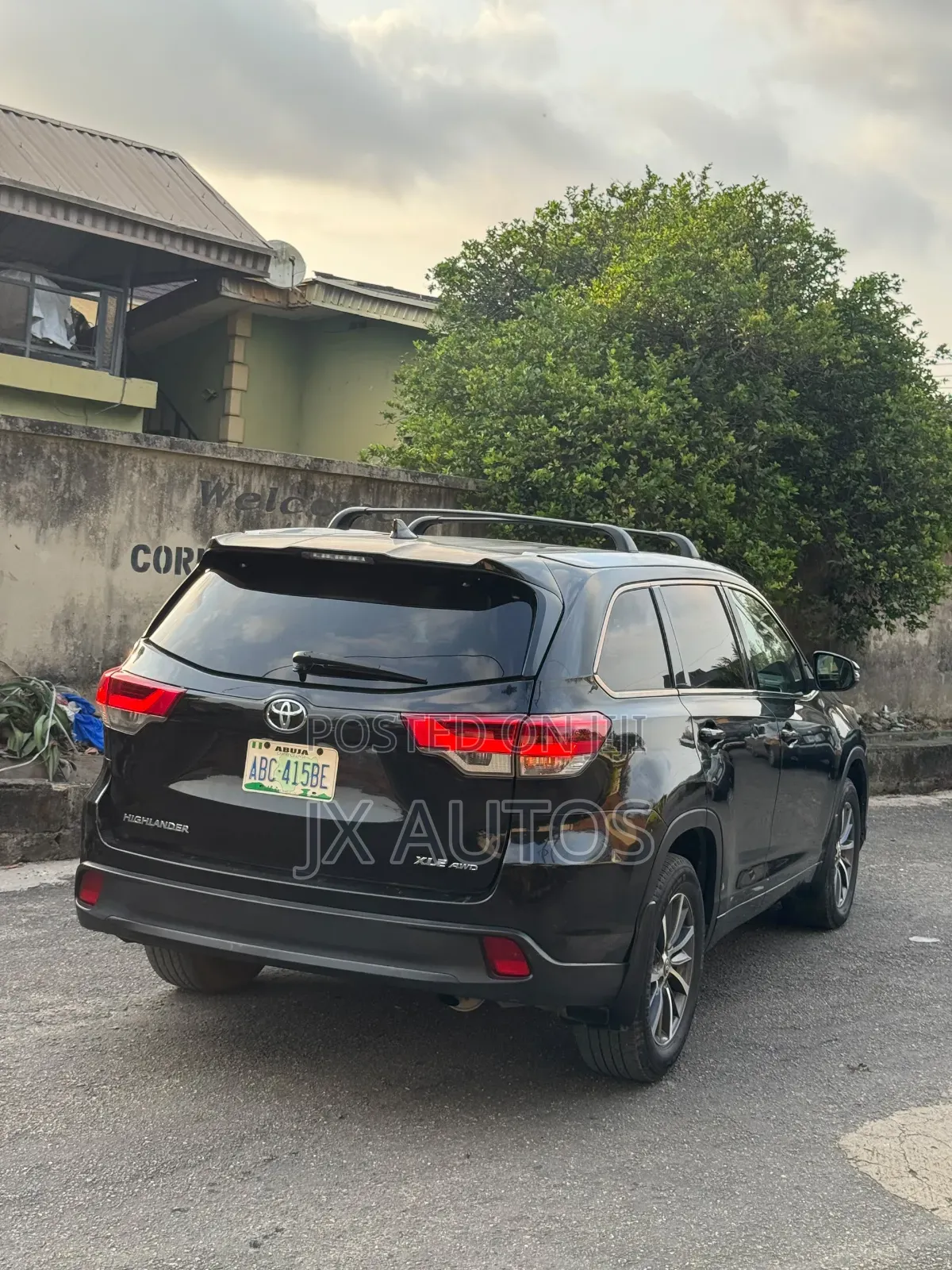 Toyota Highlander XLE 4x4 V6 (3.5L 6cyl 8A) 2018 Black