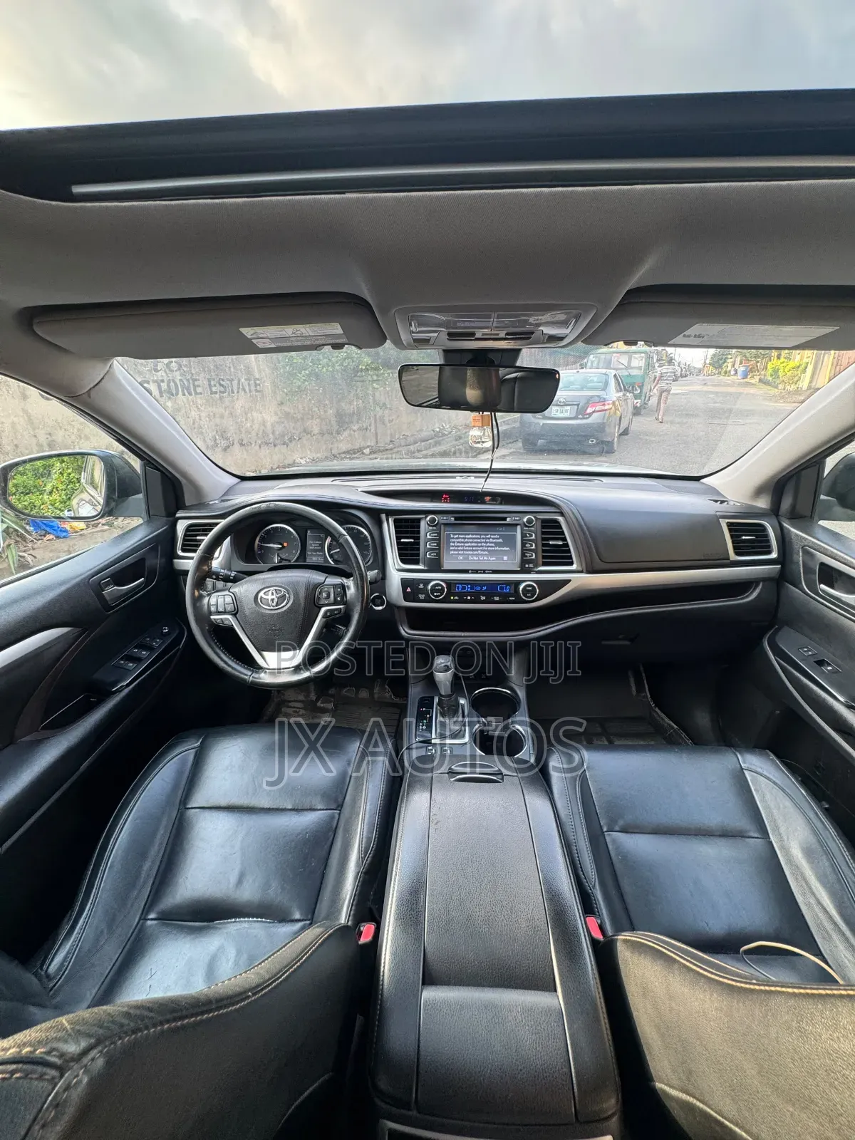 Toyota Highlander XLE 4x4 V6 (3.5L 6cyl 8A) 2018 Black