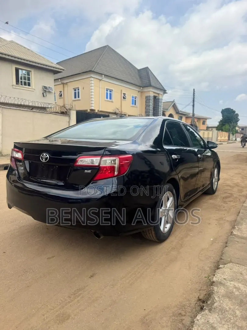 Toyota Camry SE 4dr Sedan (2.5L 4cyl 6A) 2012 Black