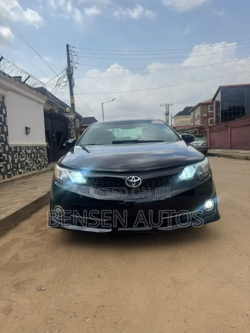 Toyota Camry SE 4dr Sedan (2.5L 4cyl 6A) 2012 Black