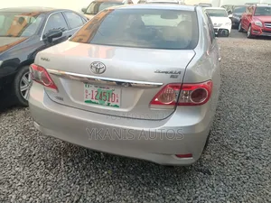 Toyota Corolla LE Special Edition 4dr Sedan (1.8L 4cyl 4A) 2013 Silver