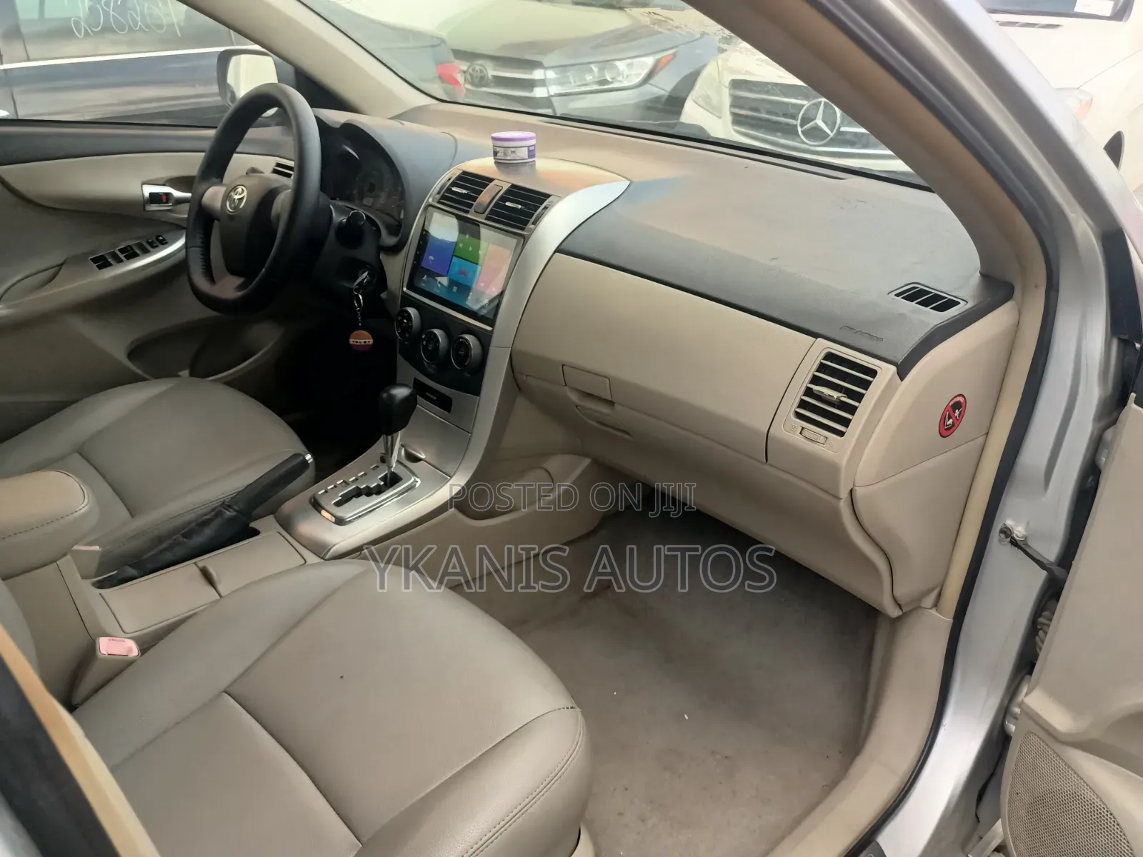 Toyota Corolla LE Special Edition 4dr Sedan (1.8L 4cyl 4A) 2013 Silver