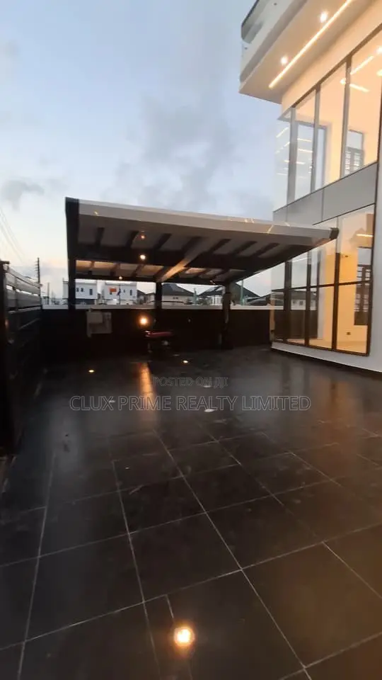 5bdrm Duplex in Lekki for sale