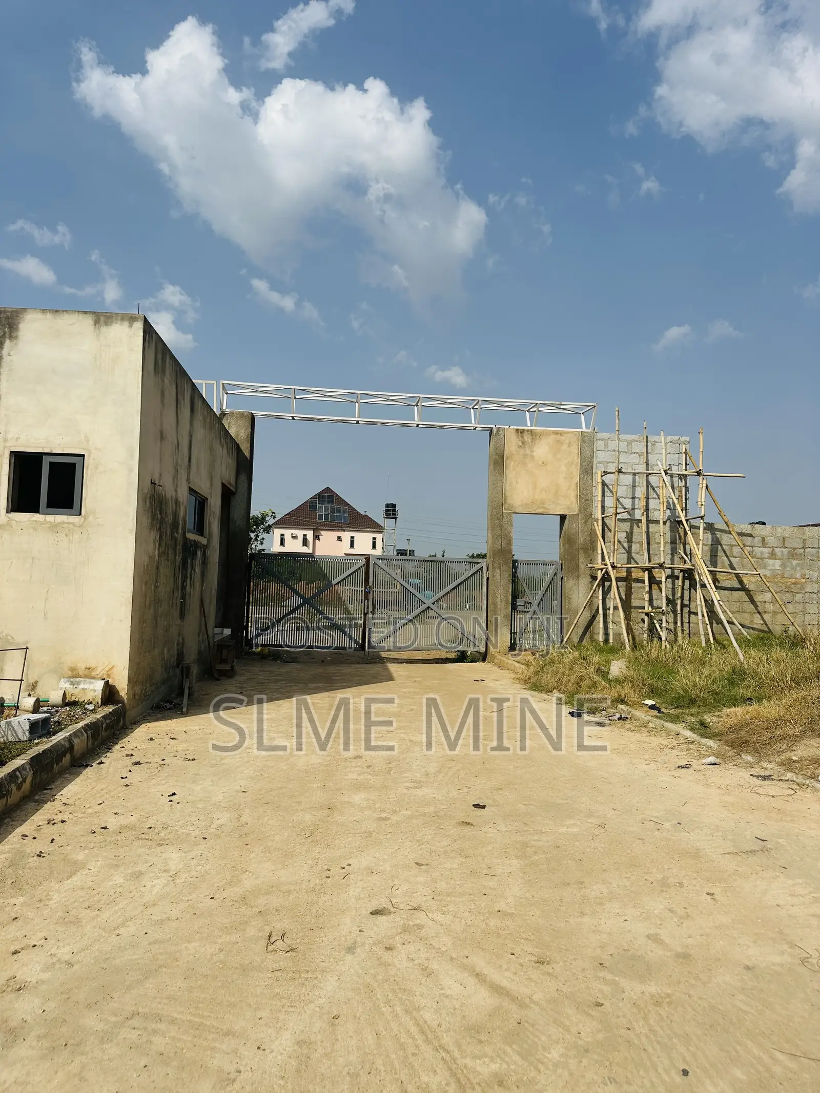 3bdrm Block of Flats in Rockhomes Estate, Life Camp for sale