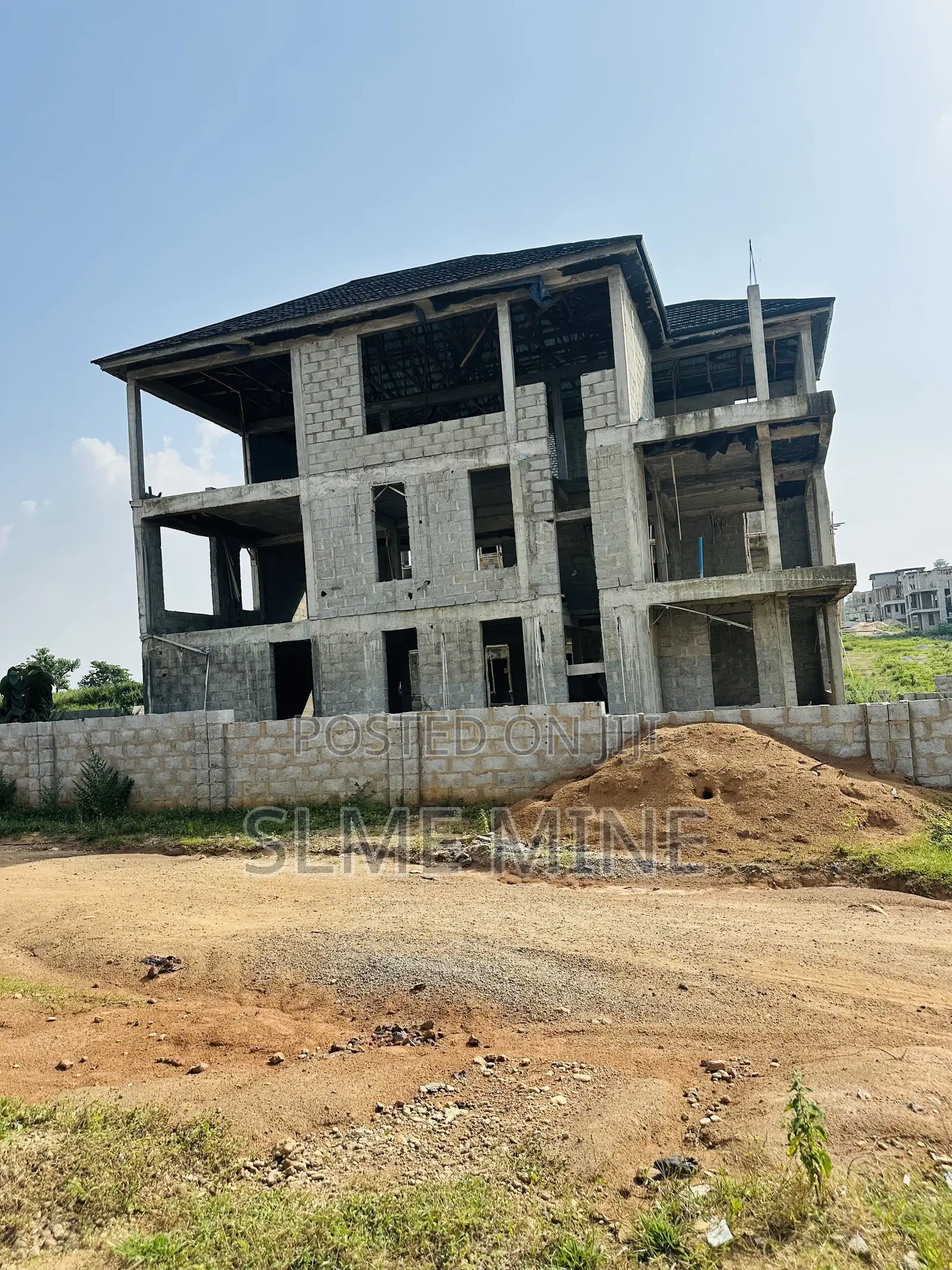 3bdrm Block of Flats in Rockhomes Estate, Life Camp for sale