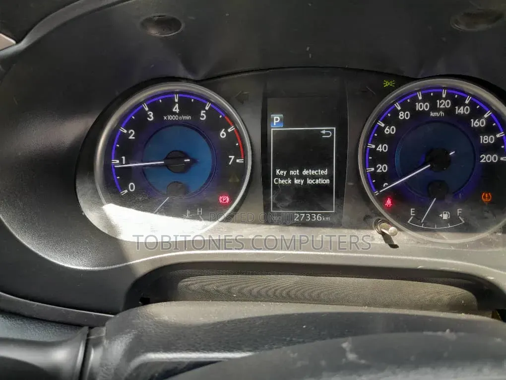 Toyota Hilux Revo Double Cab Petrol 2.7 RWD 2020 White