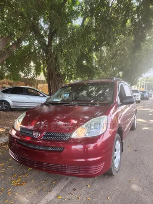 Toyota Sienna 2005 Red