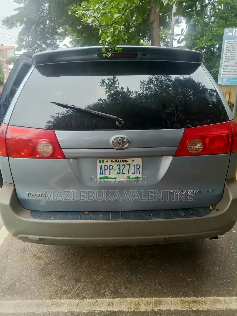 Toyota Sienna 2008 Blue