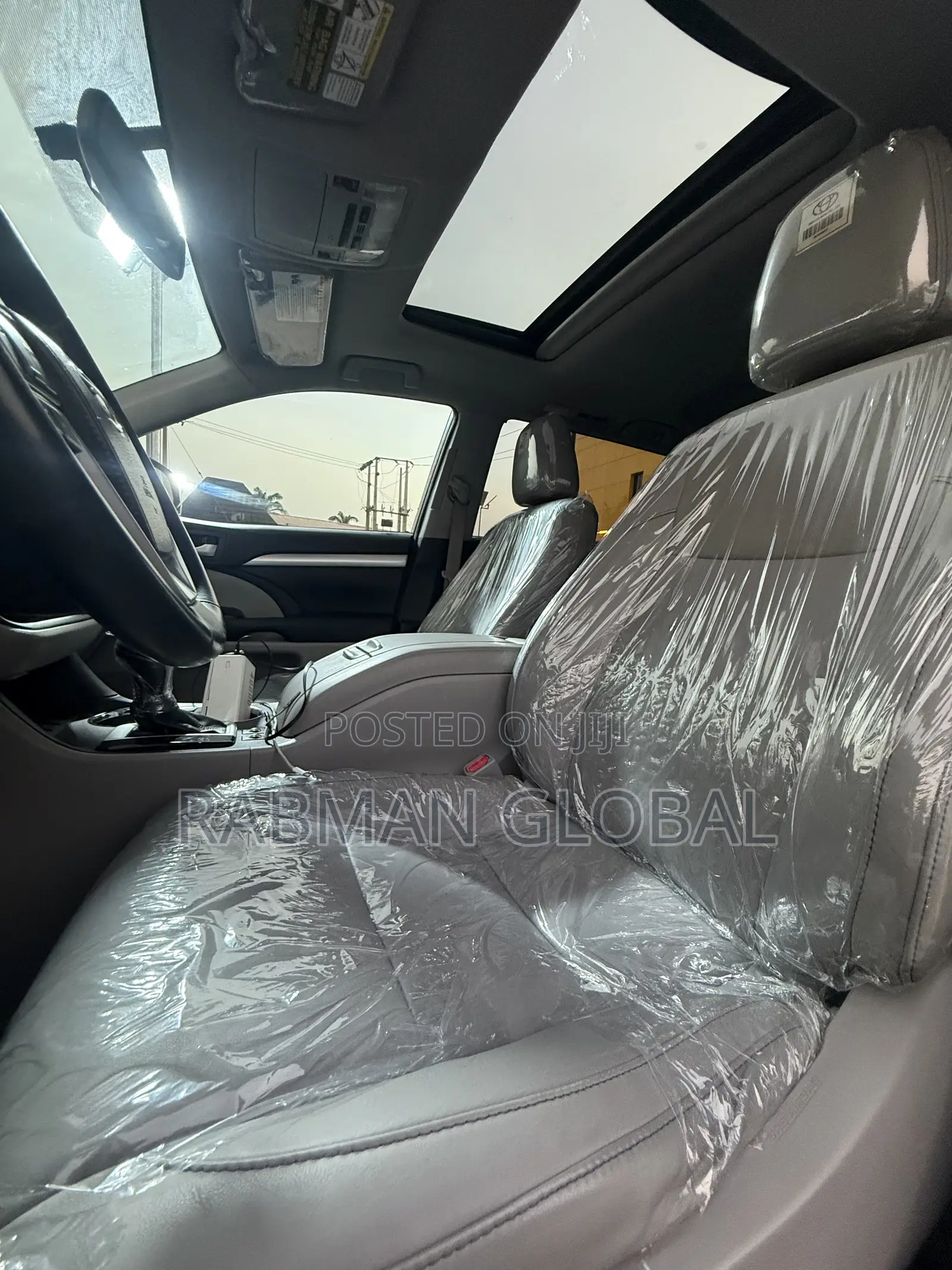 Toyota Highlander XLE 4dr SUV AWD (3.5L 6cyl 6A) 2014 Silver