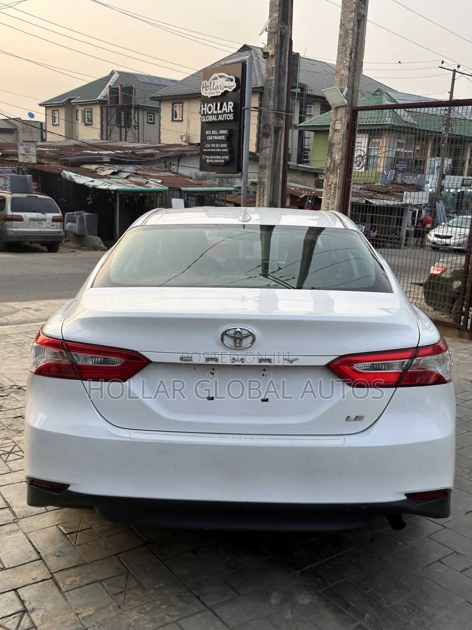 Toyota Camry LE (2.5L 4cyl 8A) 2019 Gray