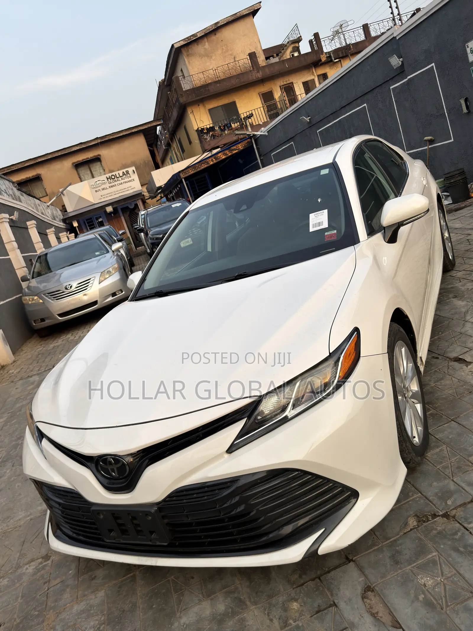 Toyota Camry LE (2.5L 4cyl 8A) 2019 Gray