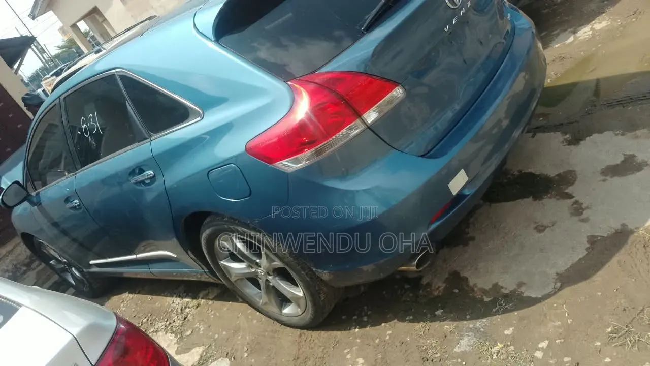 Toyota Venza 2011 Blue