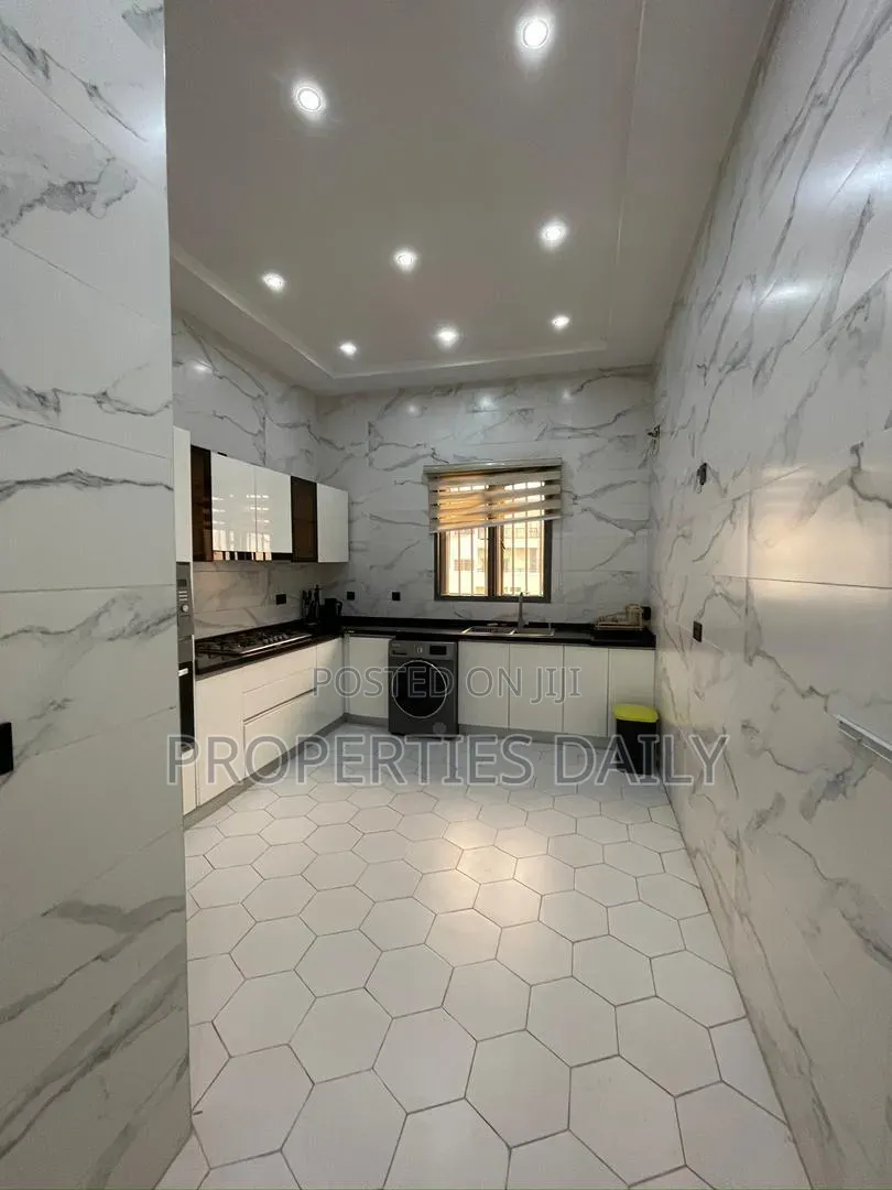 Furnished 3bdrm Duplex in Lekki Phase 1 for rent