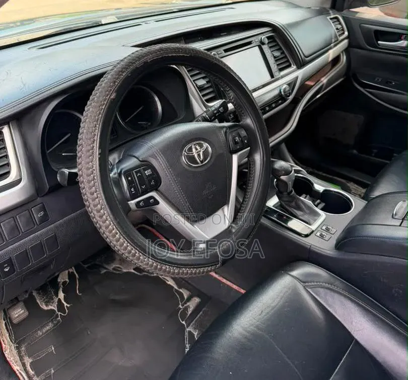 Toyota Highlander XLE 4dr SUV (3.5L 6cyl 6A) 2014 Gray