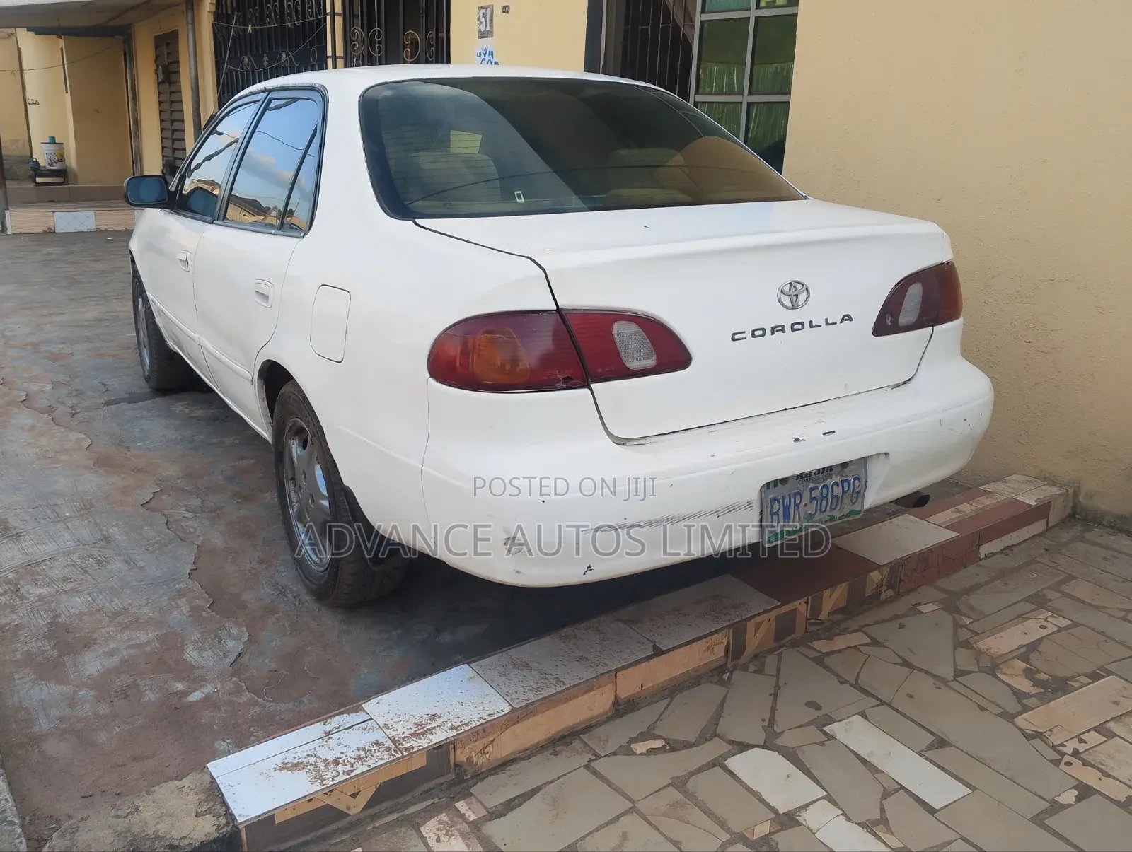 Toyota Corolla Automatic 1999 White