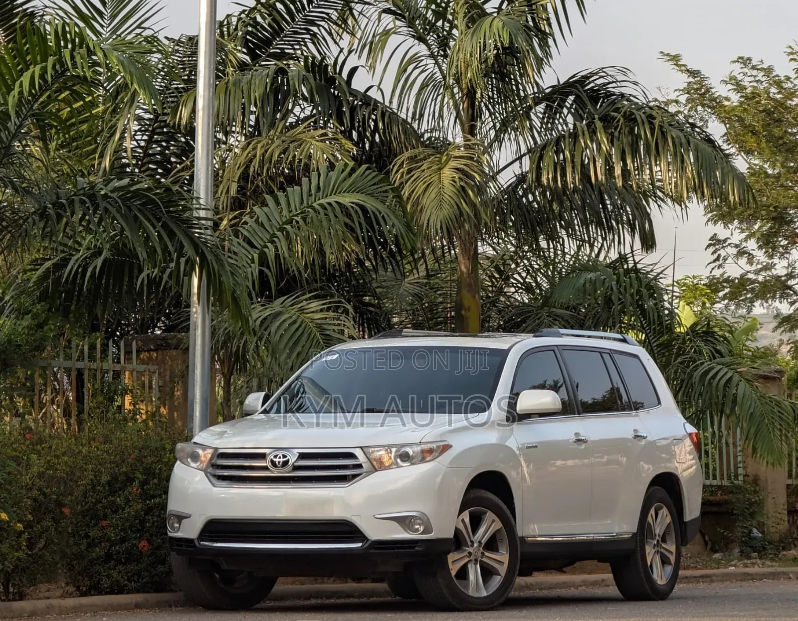 Toyota Highlander Limited 2012 White