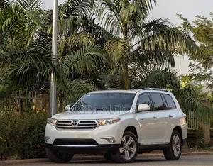 Toyota Highlander Limited 2012 White