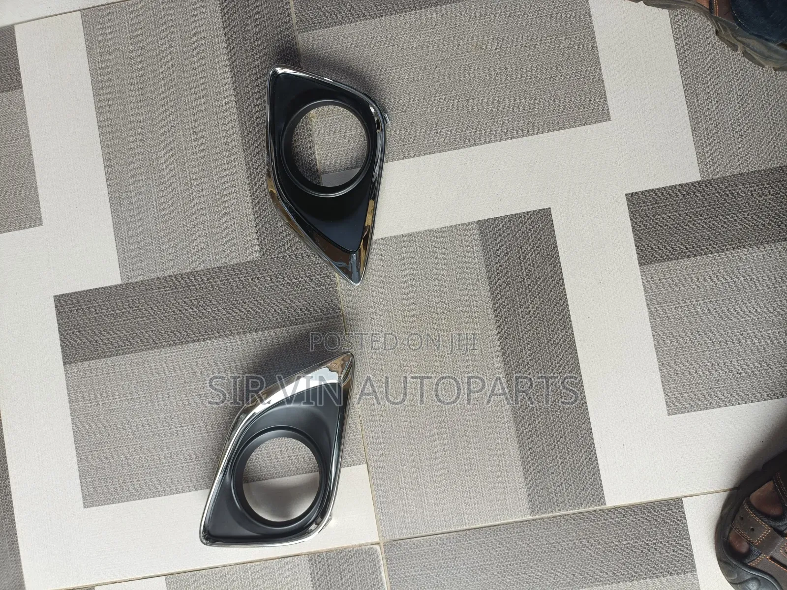 Foglight Chrome Toyota Venza 2014