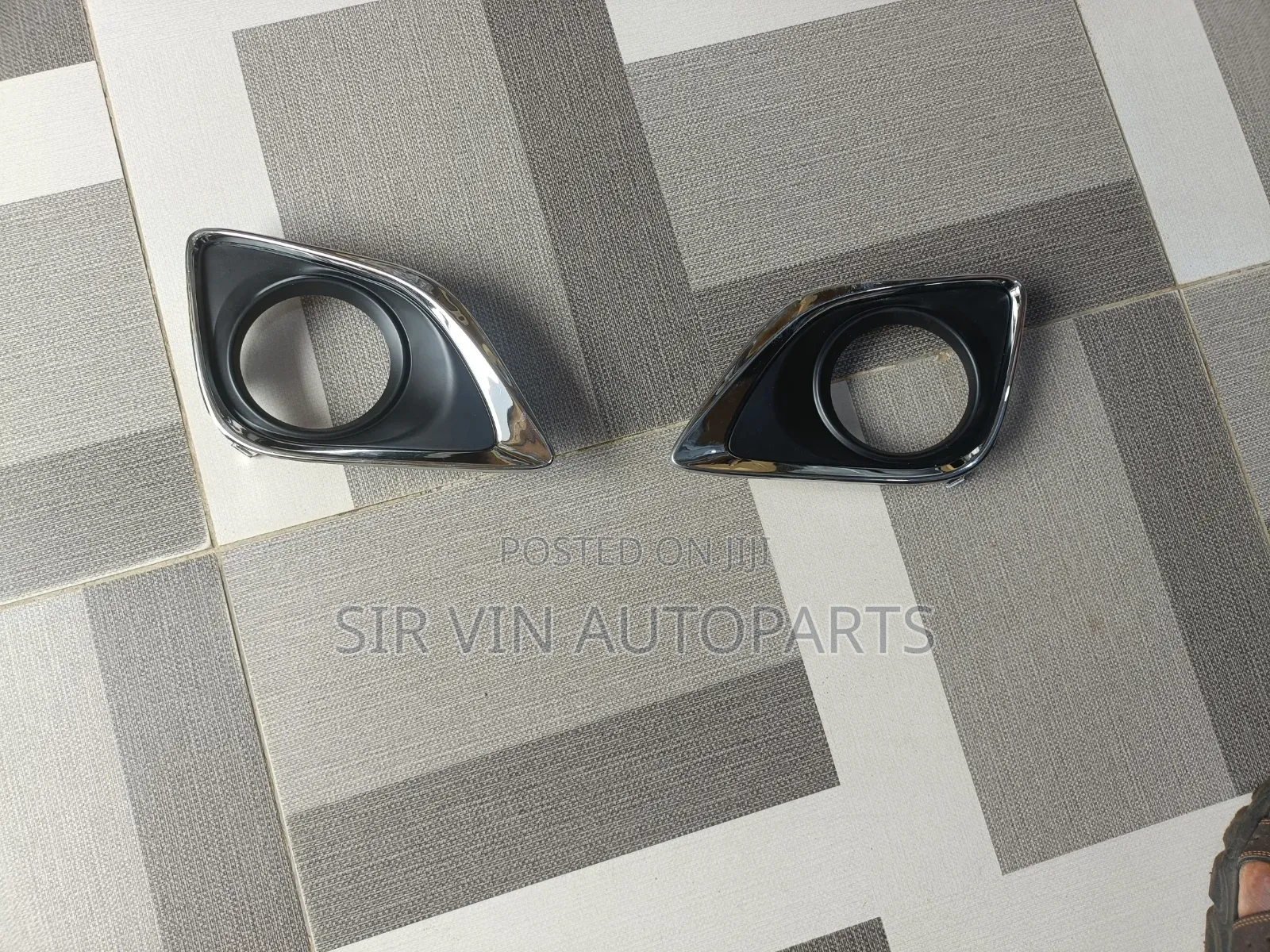 Foglight Chrome Toyota Venza 2014