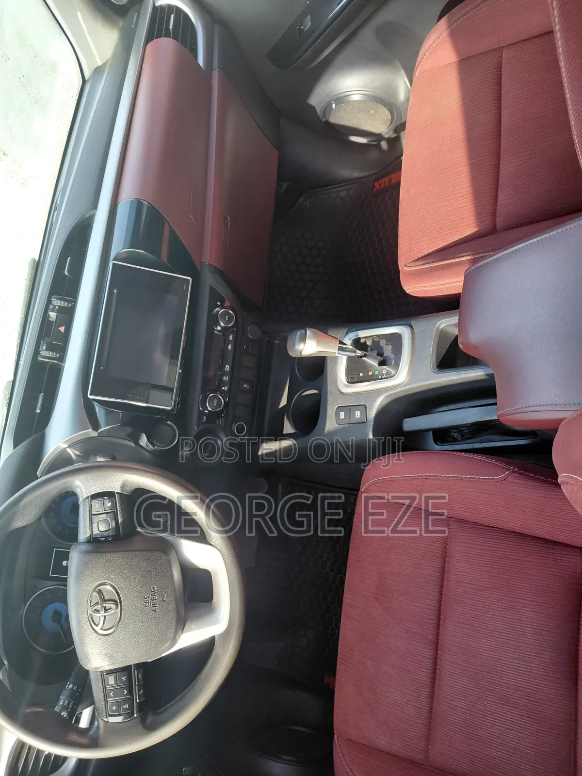 Toyota Hilux 2021 White