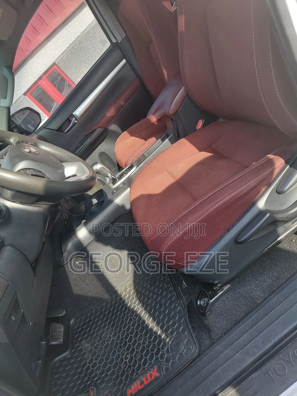 Toyota Hilux 2021 White