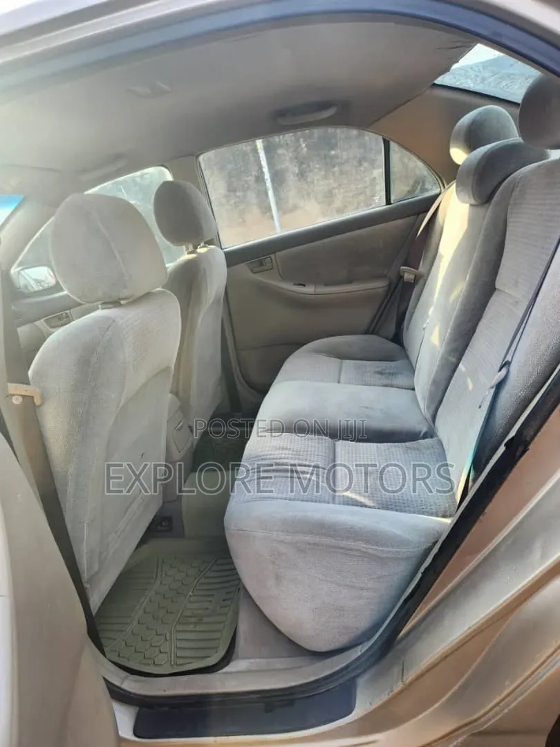 Toyota Corolla 2005 Gold
