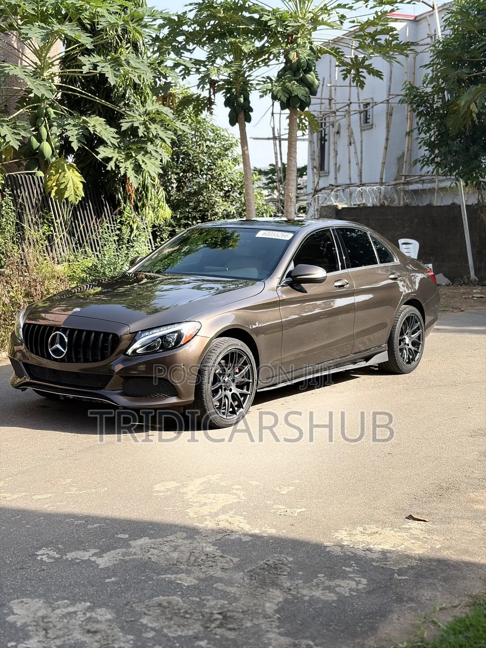 Mercedes-Benz C300 Luxury 4dr AWD 4Matic Sedan (2.0L 4cyl 7A) 2015