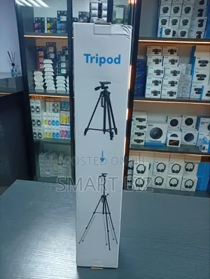 The Emeet Tripod
