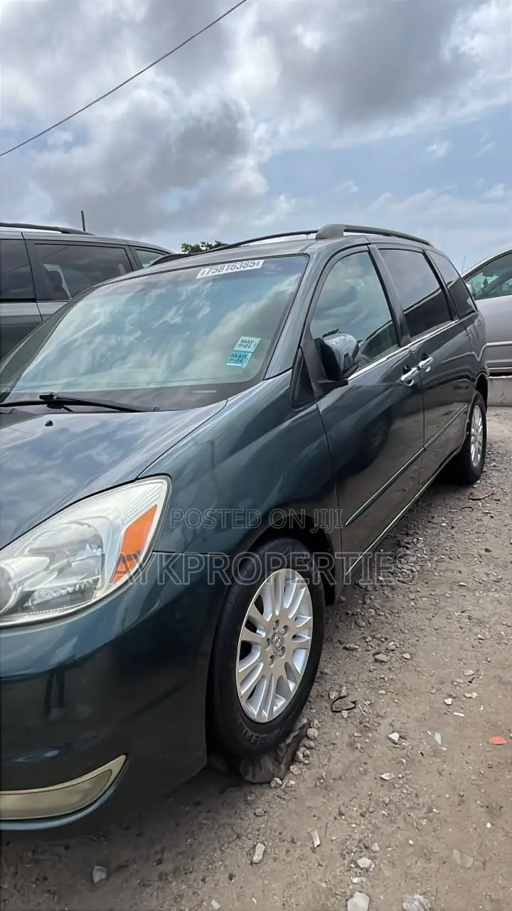 Toyota Sienna 2005 Green