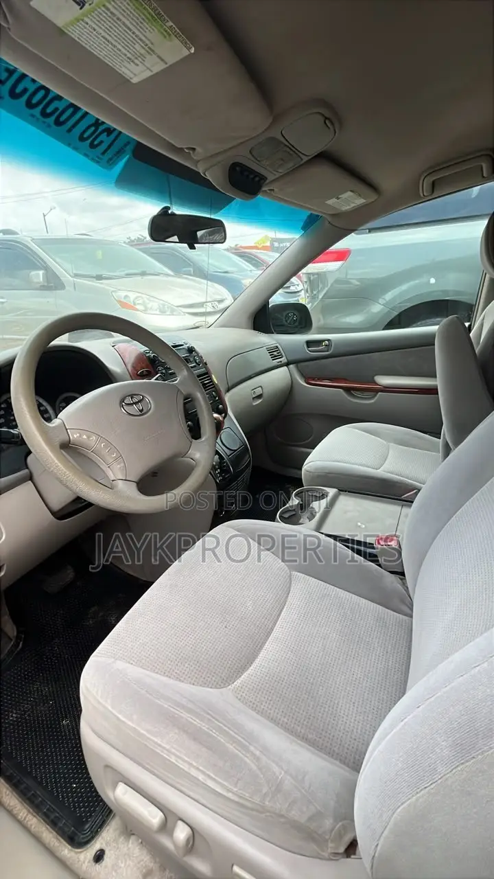 Toyota Sienna 2005 Green