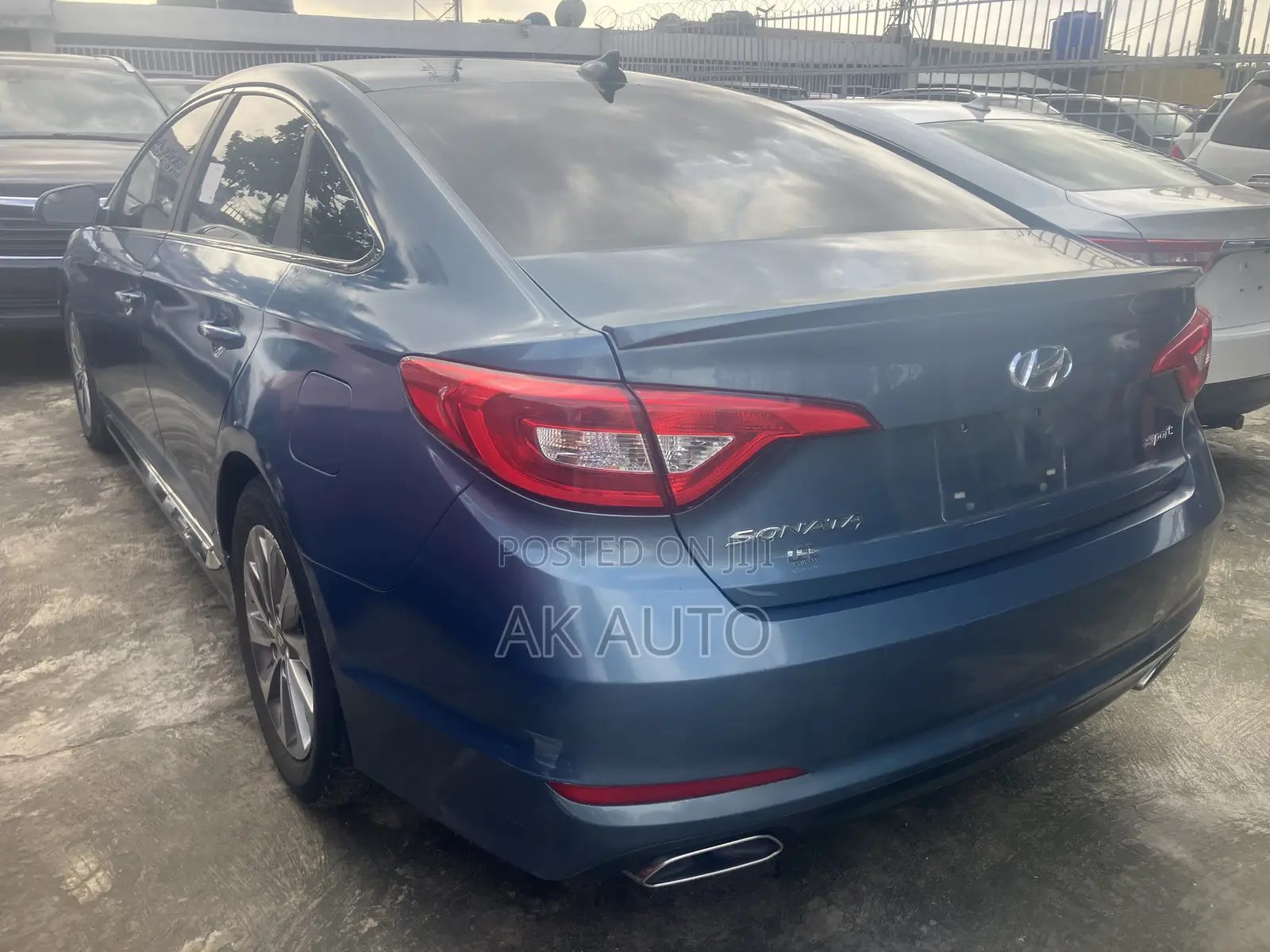 Hyundai Sonata Sport 2.0T Sedan FWD (2.0L 4cyl 6A) 2017 Blue