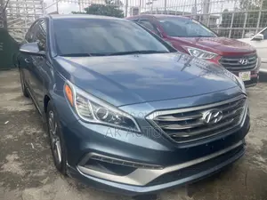 Hyundai Sonata Sport 2.0T Sedan FWD (2.0L 4cyl 6A) 2017 Blue