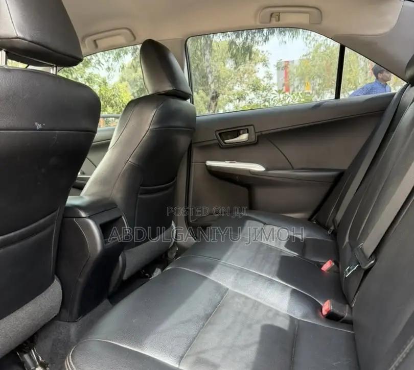 Toyota Camry SE 4dr Sedan (2.5L 4cyl 6A) 2014 Gray