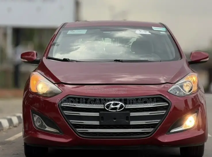 Hyundai Elantra 2016 Red