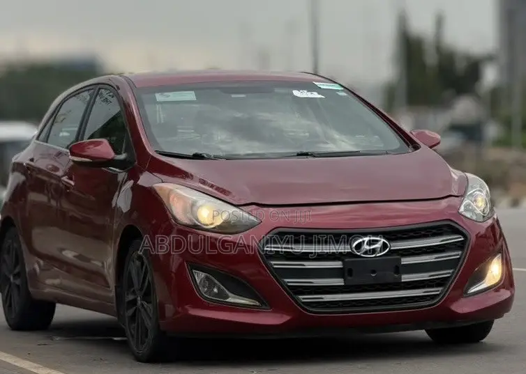 Hyundai Elantra 2016 Red