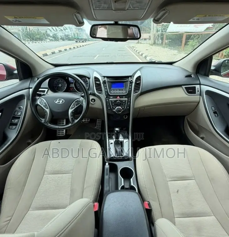 Hyundai Elantra 2016 Red