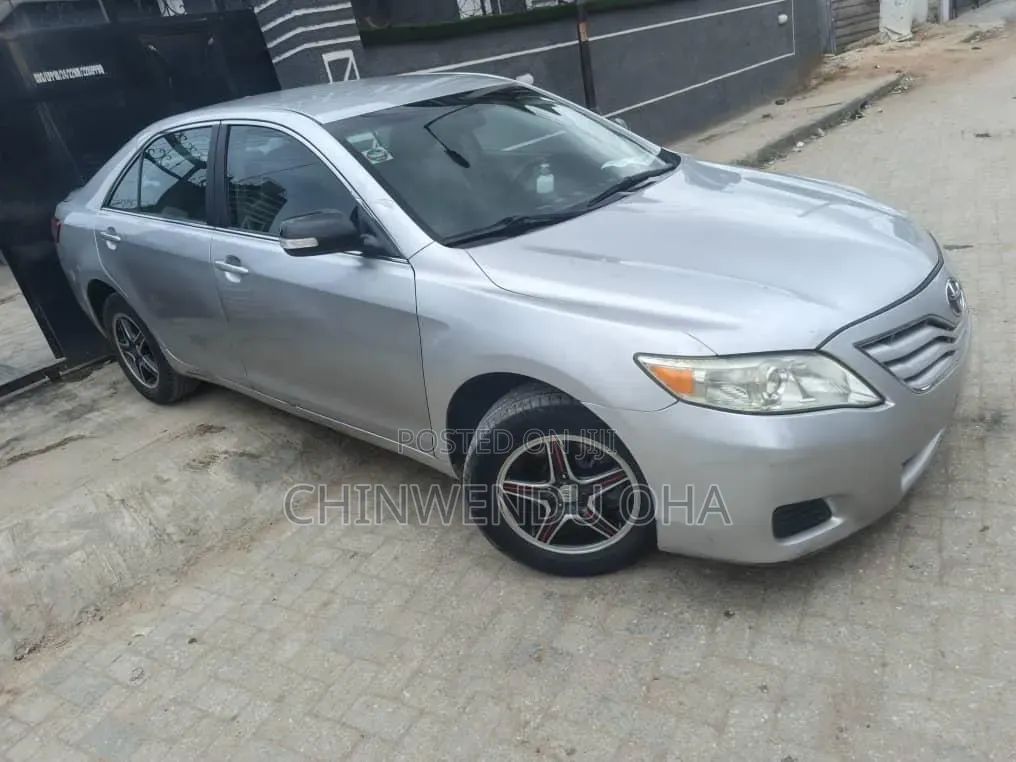 Toyota Camry 2010 Silver