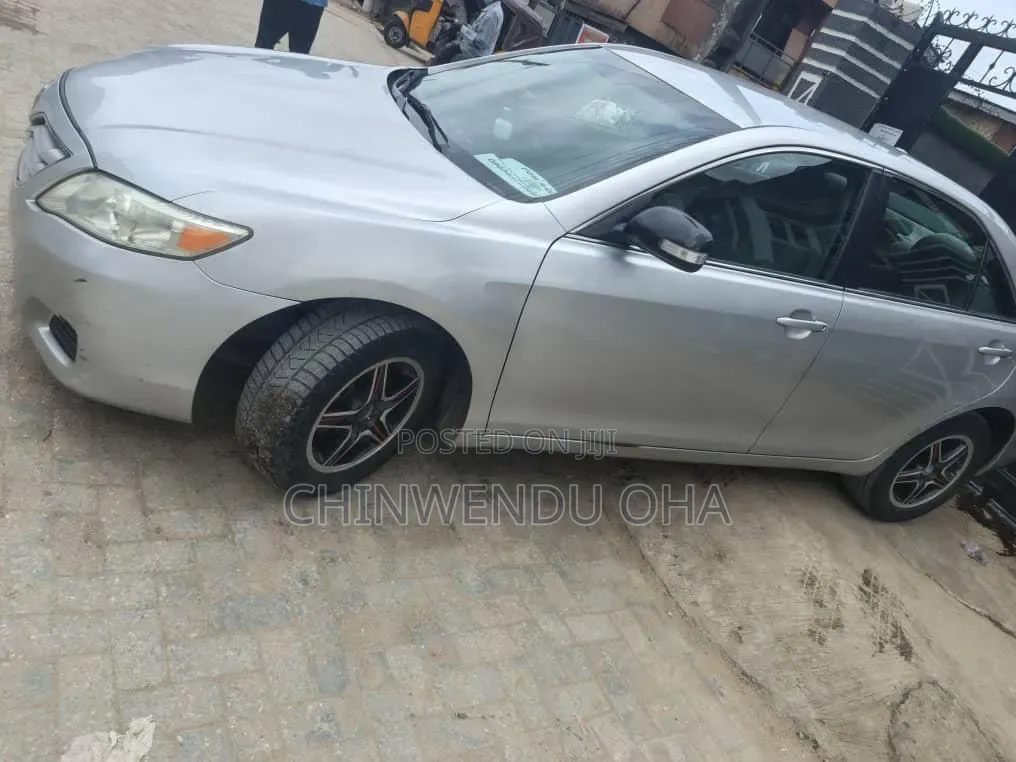 Toyota Camry 2010 Silver