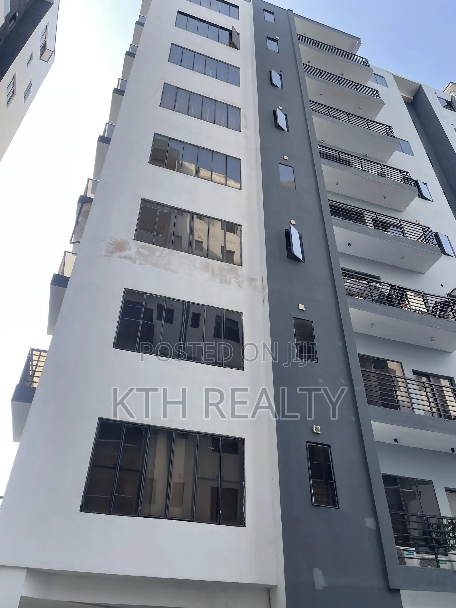 4bdrm Apartment in Banana Island for sale