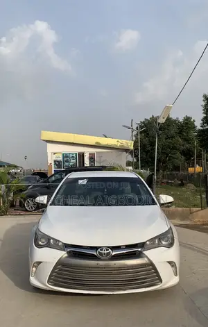 Toyota Camry 2016 White
