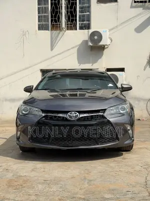 Toyota Camry SE 4dr Sedan (2.5L 4cyl 6A) 2016 Gray