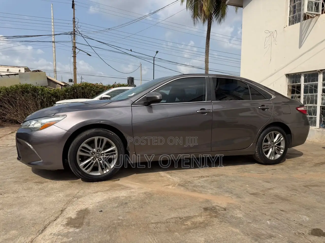 Toyota Camry SE 4dr Sedan (2.5L 4cyl 6A) 2016 Gray