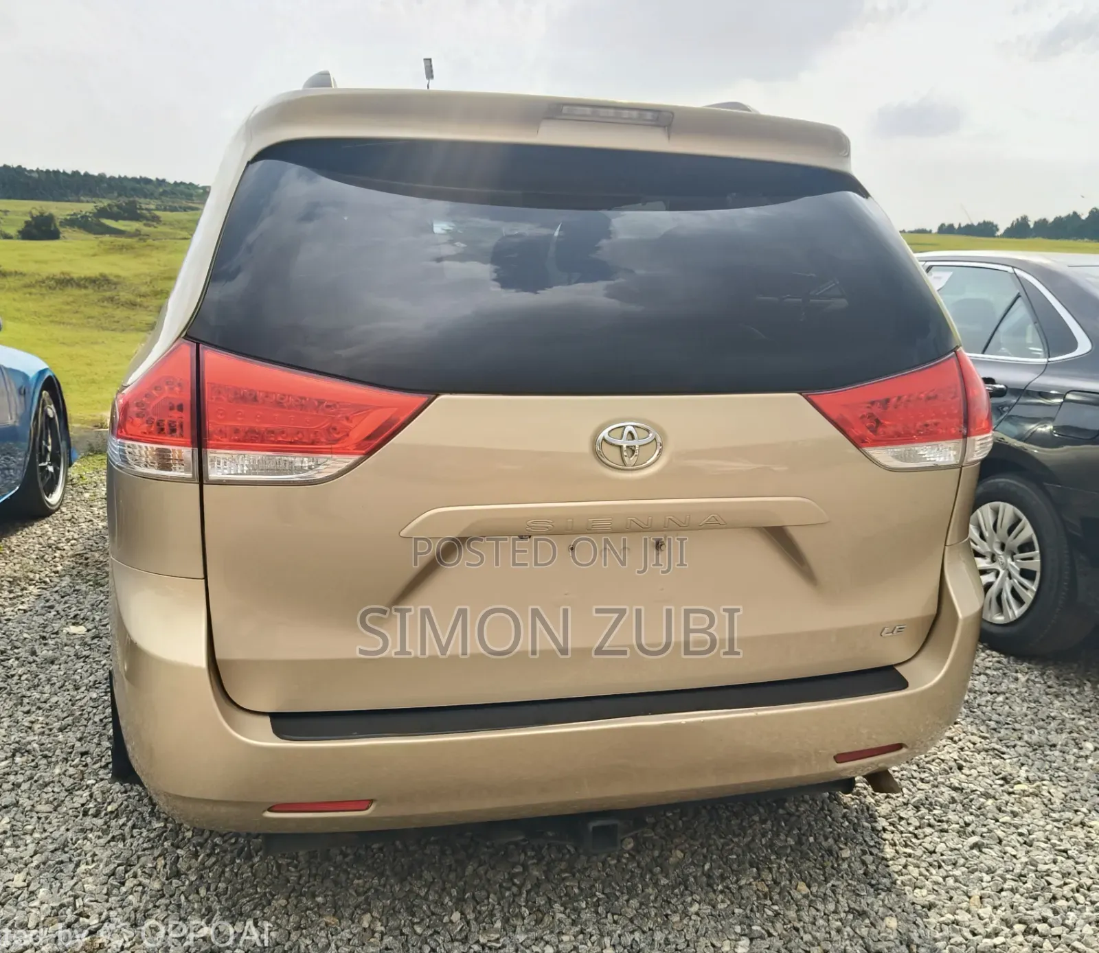 Toyota Sienna 2011 Gold