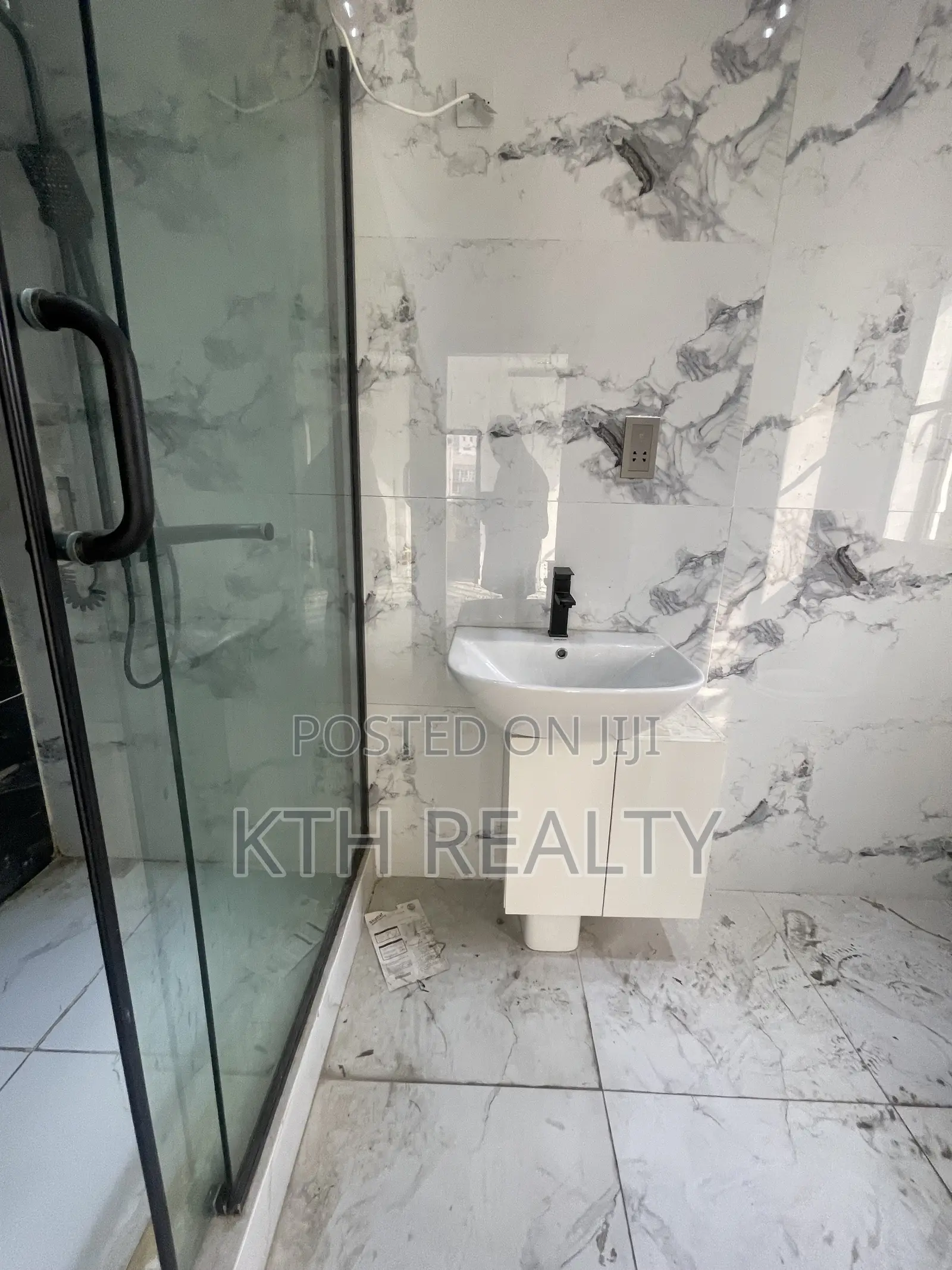 2bdrm Apartment in Banana Island for sale