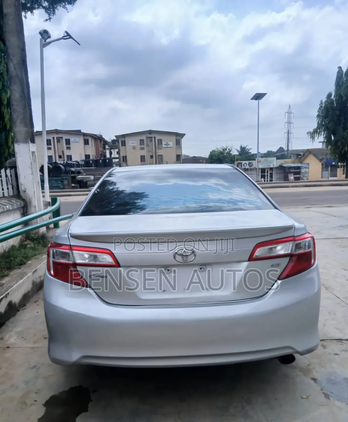 Toyota Camry SE 4dr Sedan (2.5L 4cyl 6A) 2012 Silver