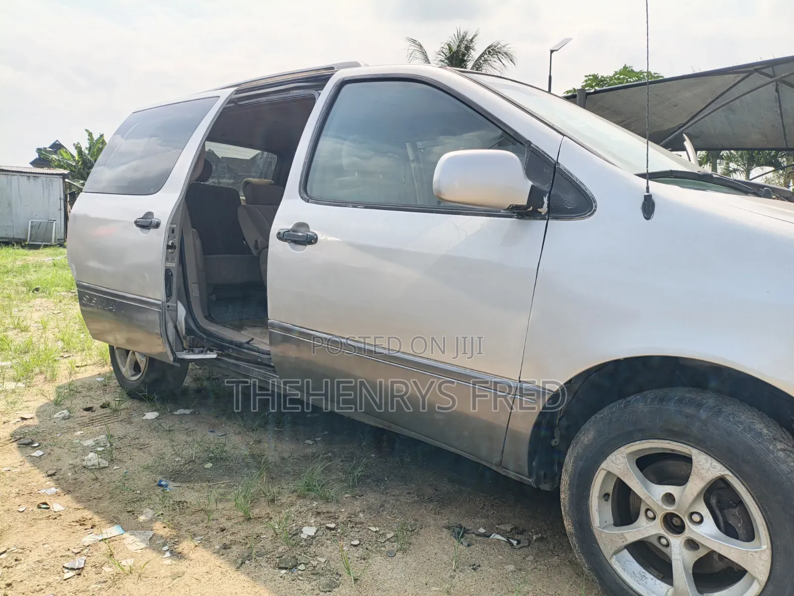 Toyota Sienna LE 2002 Gray